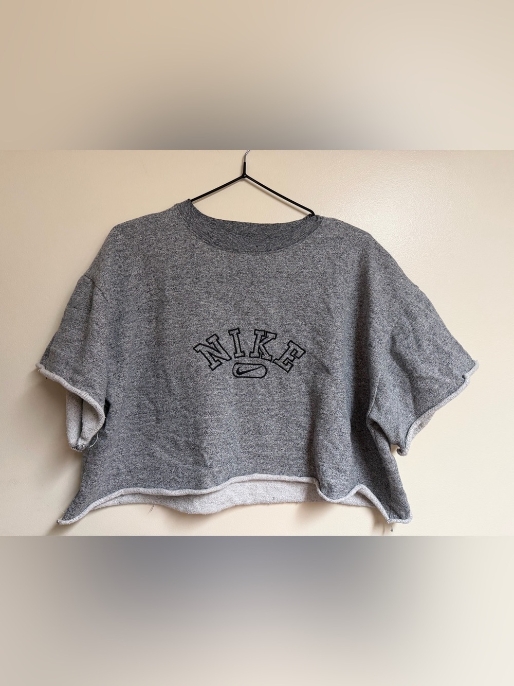 Nike Gray Embroidered Logo Cropped Crewneck Sweatshirt Tee